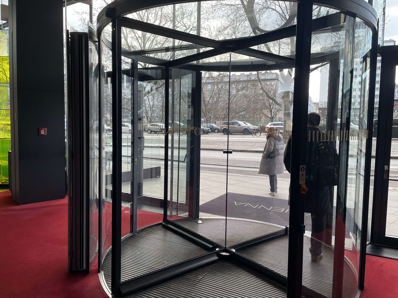 Automatische Karuselltür