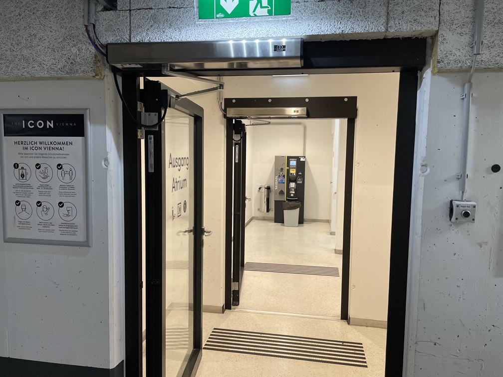 Automatische Drehflügeltür