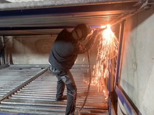 Doppelparker Schweißarbeit